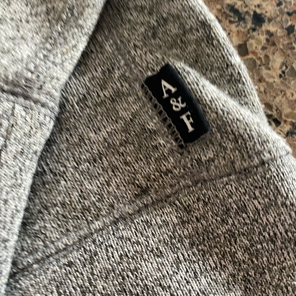 A&F sweater - Picture 3 of 3